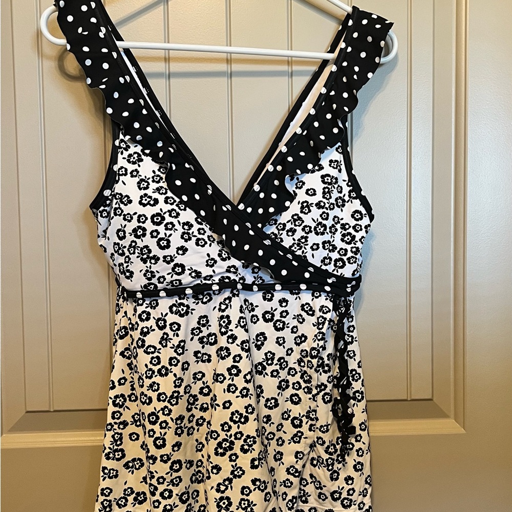 Liz Claiborne White Garment